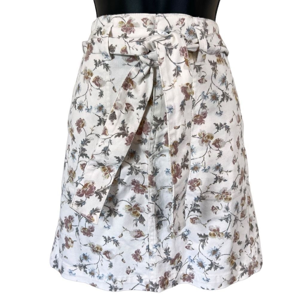 CECE Ditsy Floral-Print Belted Skirt